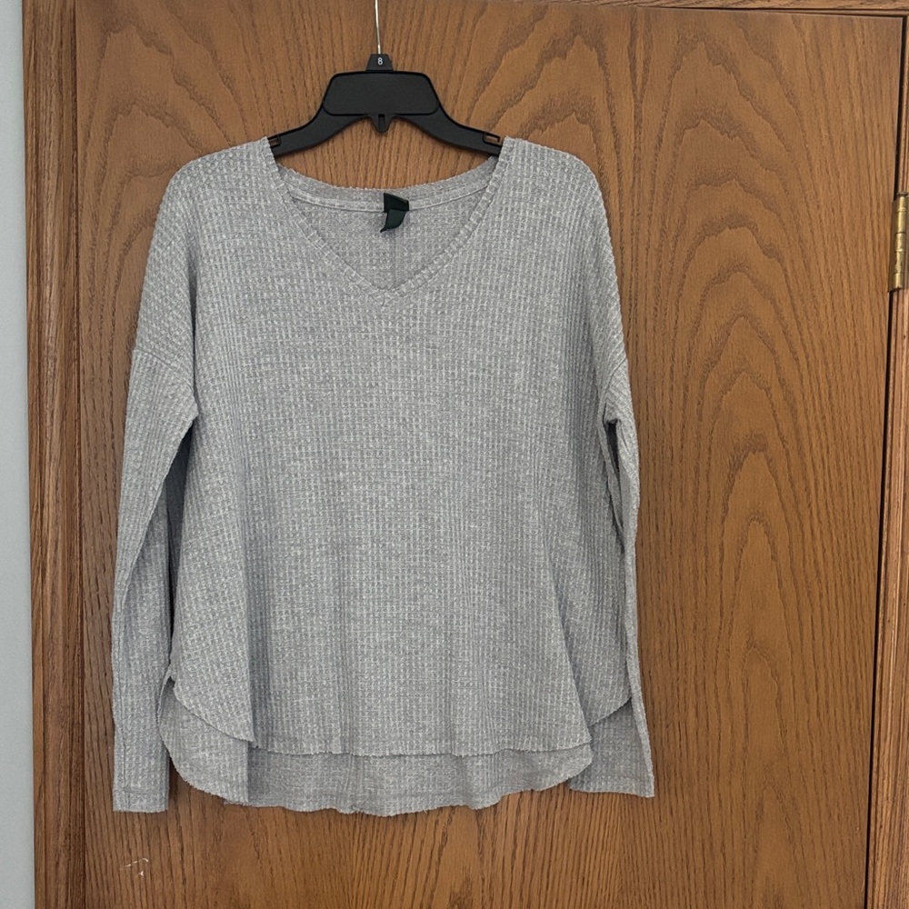 Wild Fable Light Gray Long Sleeve Top